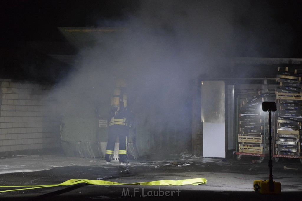 Feuer Papp Presscontainer Koeln Hoehenberg Bochumerstr P119.JPG - Miklos Laubert